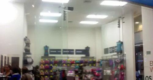 LEONISA OUTLET  CENTRO COMERCIAL AMERICAS OUTLET FACTORY